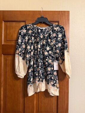 Floral Peasant Boho Blouse brand new size XS.